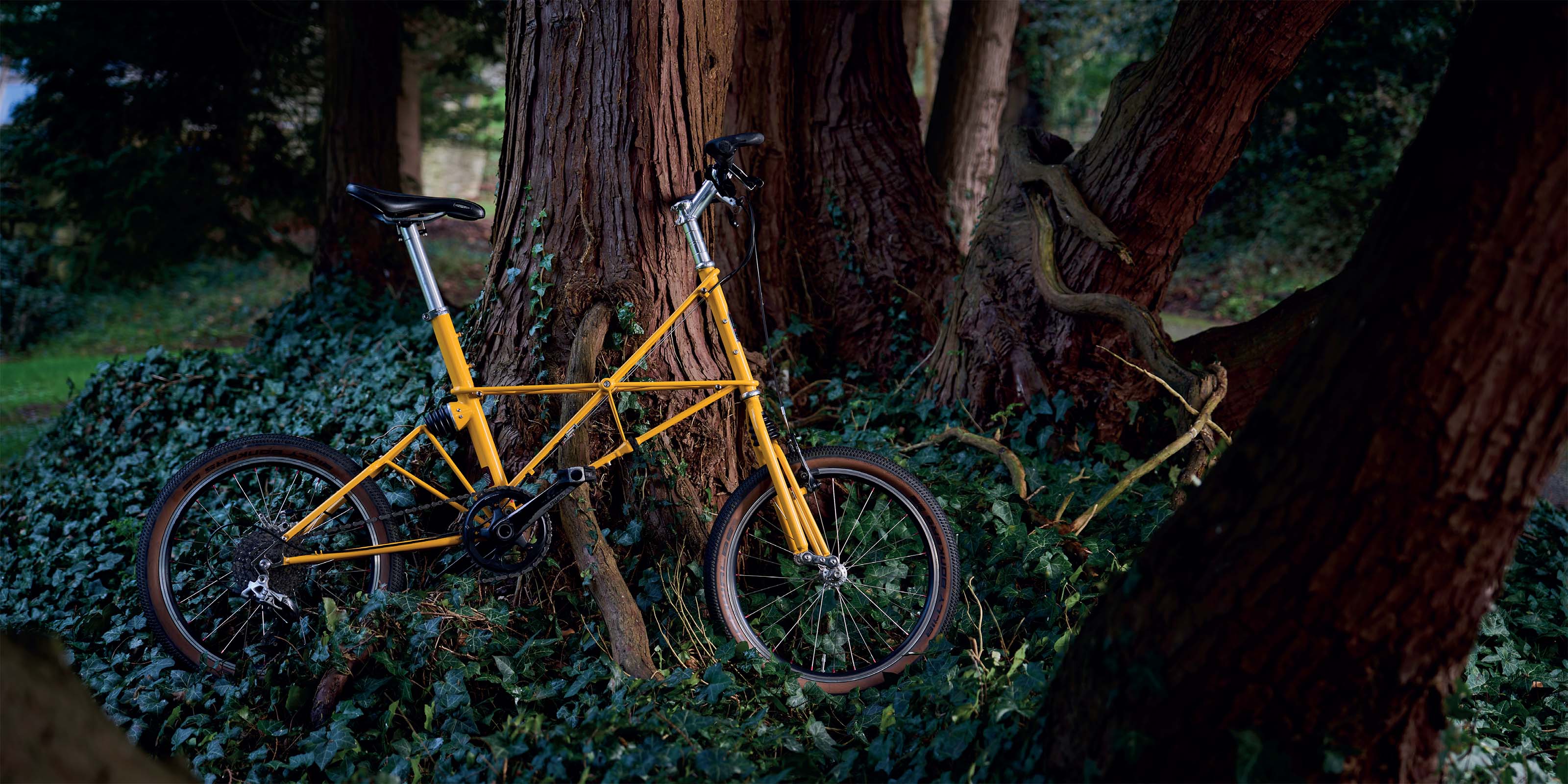 Moulton XTB | Full-suspension gravel bike for adventure.